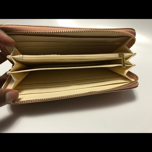 BUY ONE GET ONE FREE NWOT Vegan Leather Rose Gold Wallet/Wristlet - Picture 4 of 5